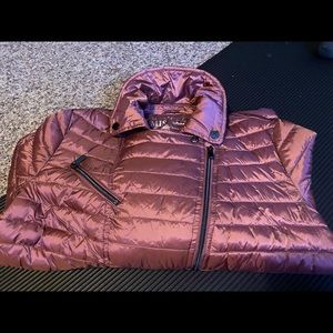 Badgley Mischka light weight packable puffer coat